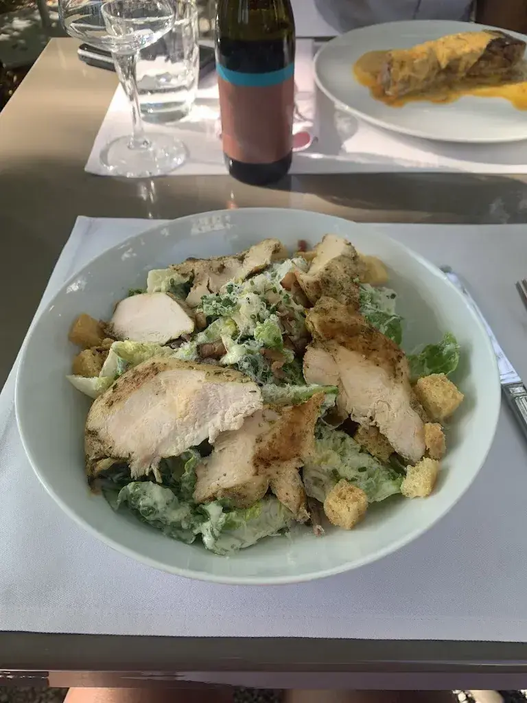 Iona Da Costa Pereira_Terrasse_Zürich_review