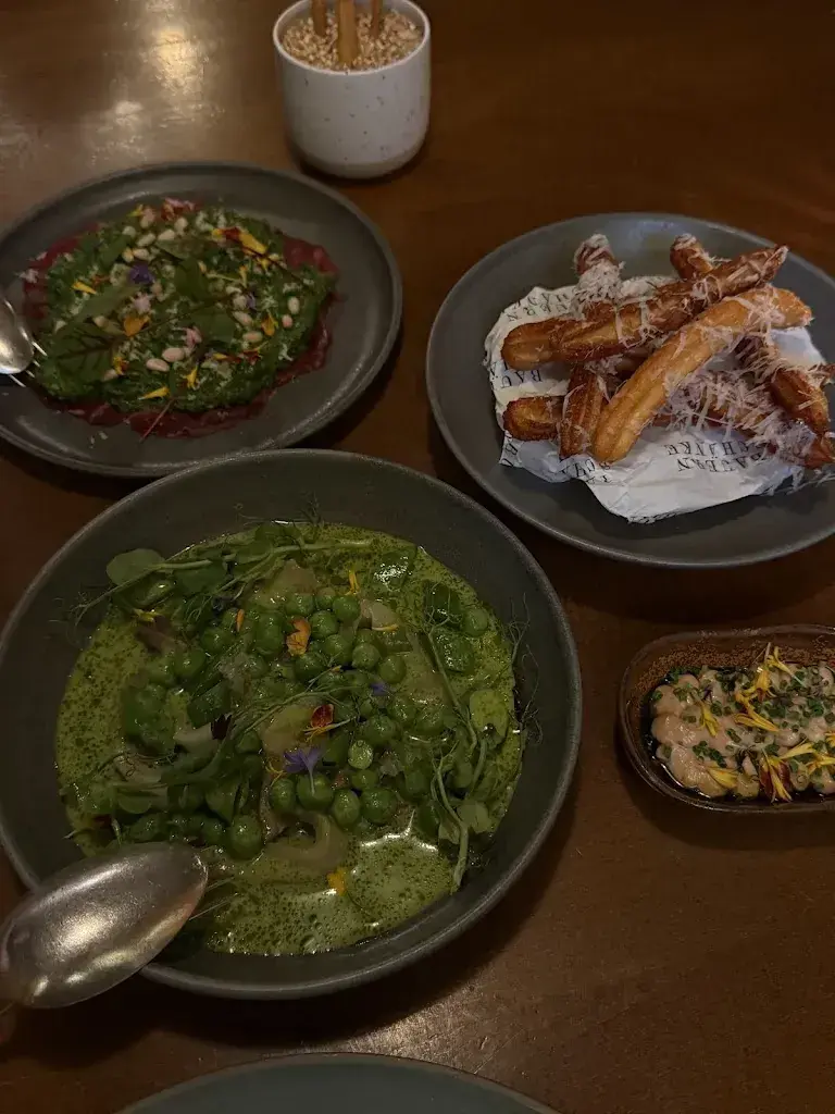 Alina Domenig_Bauernschänke_Zürich_review