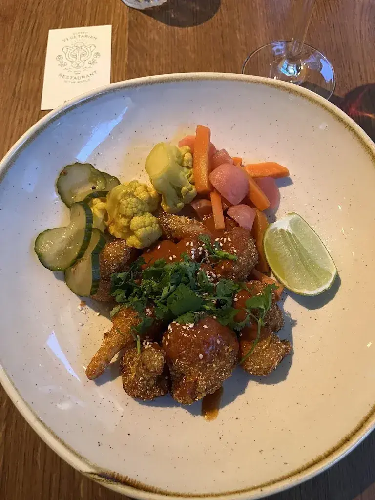 Hannah Uría LaBovick_Haus Hiltl_Zürich_review