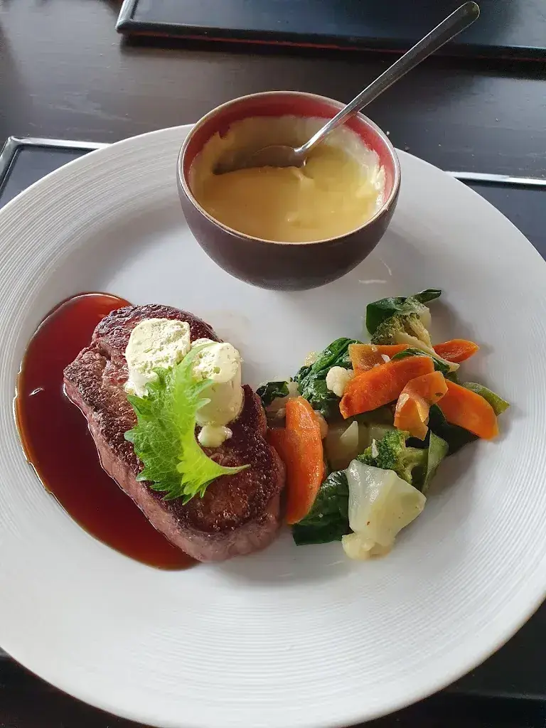 Kevin Madsen_Tanaka_Kehrsatz_avis