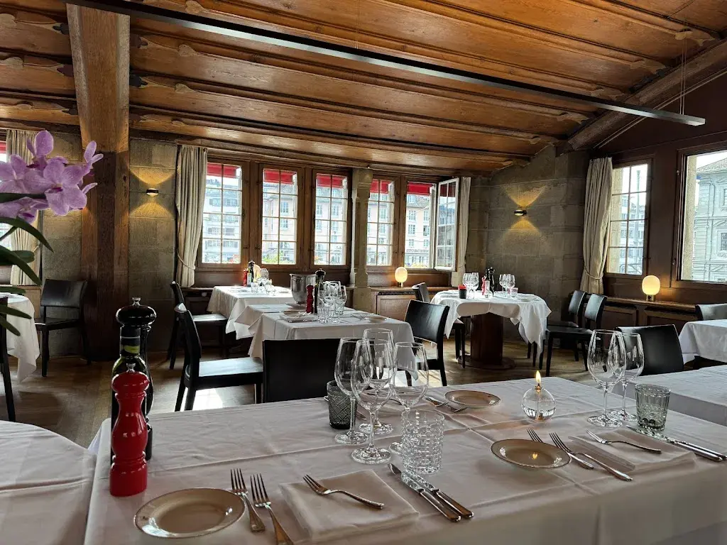 Ilya Naumov_Haus zum Rüden_Zürich_avis