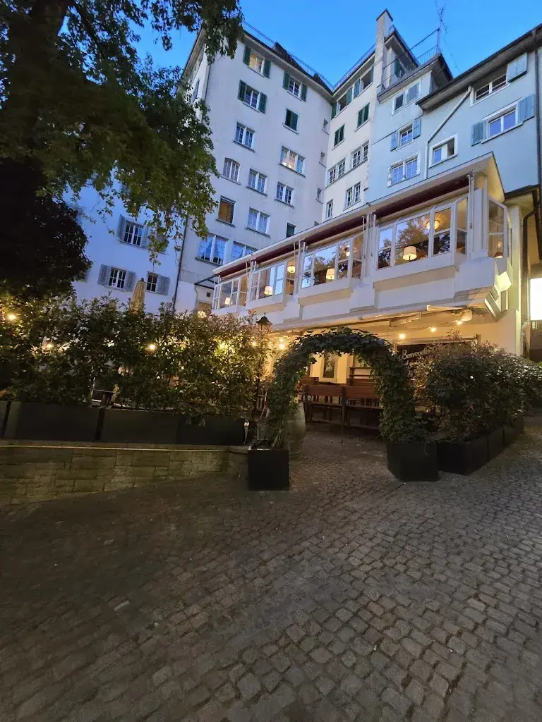 R. Jo_Santa Lucia_Zürich_review