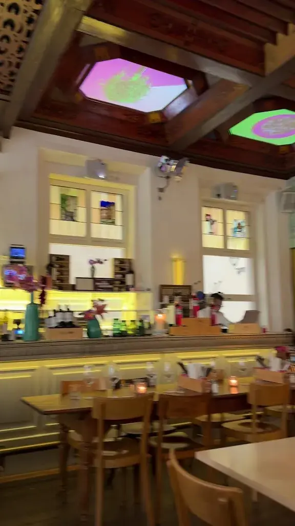 Jaydee Sheppard_Spaghetti Factory_Zürich_avis