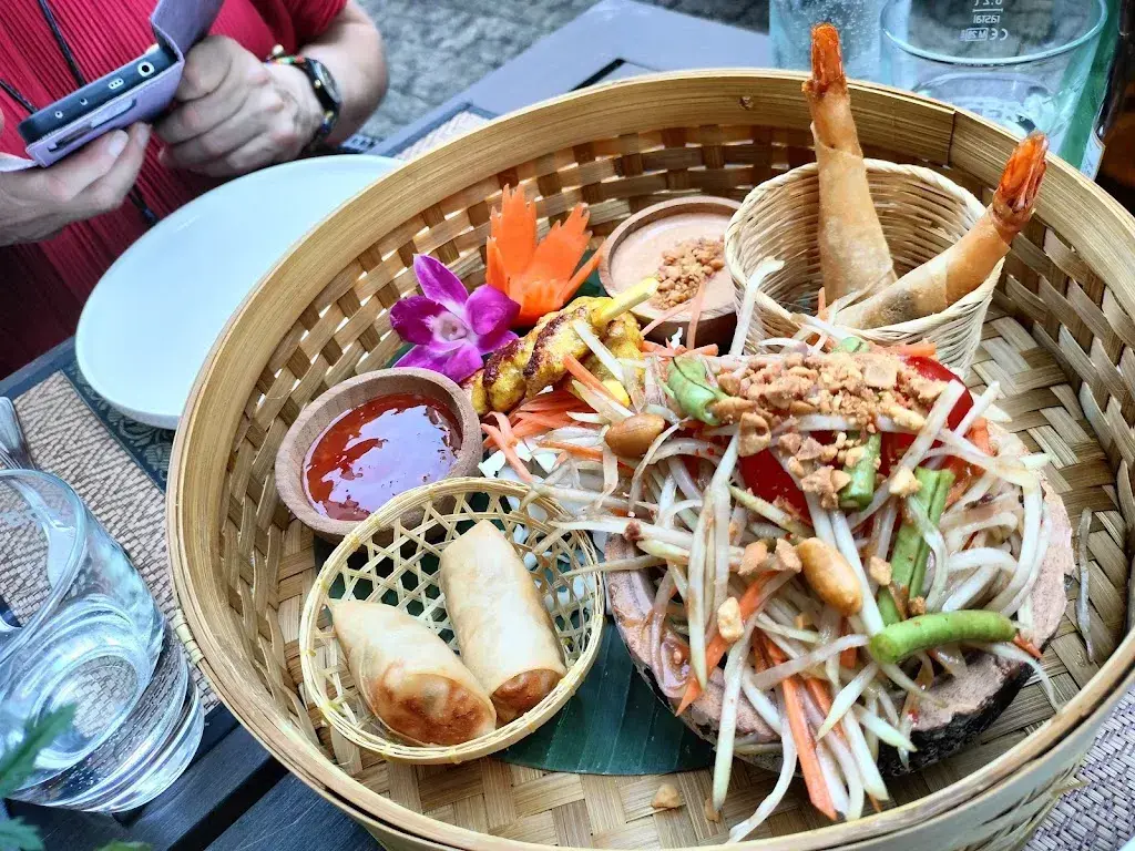 Mario van der Hoeven-Riesebos_Thai Isaan Restaurant Schaffhausen_Schaffhausen_Bewertung