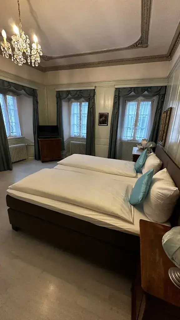 Fet_Zum schwarzen Löwen_Altdorf_avis