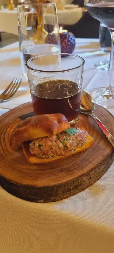 Rosie Hollis_Zum schwarzen Löwen_Altdorf_avis