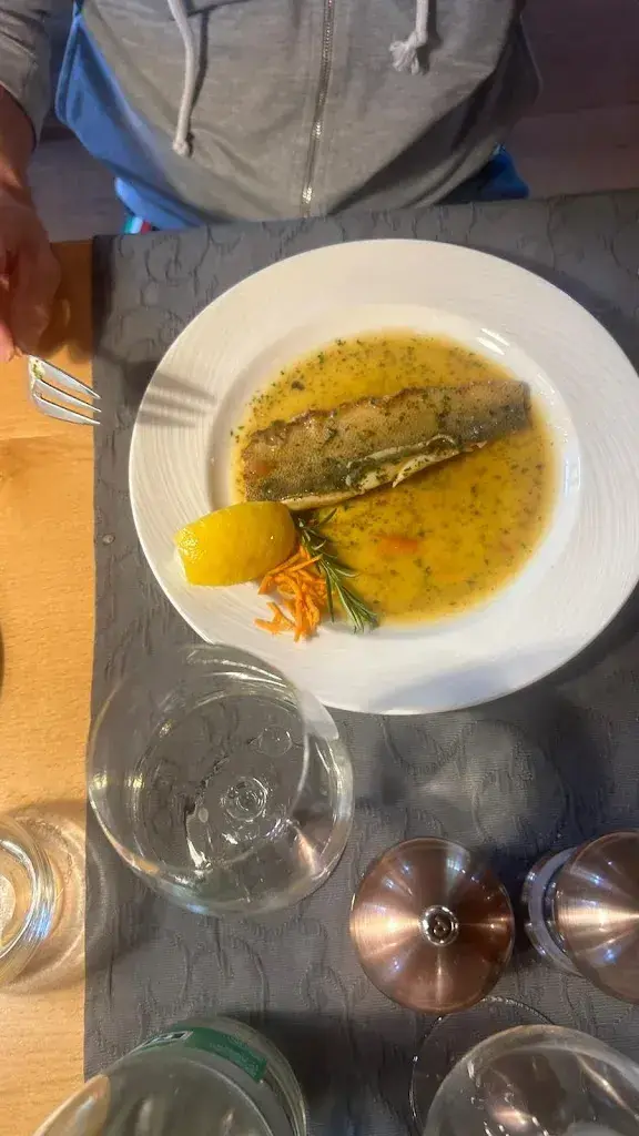 Adriano Angeli_Stube_Rüdlingen_recensione