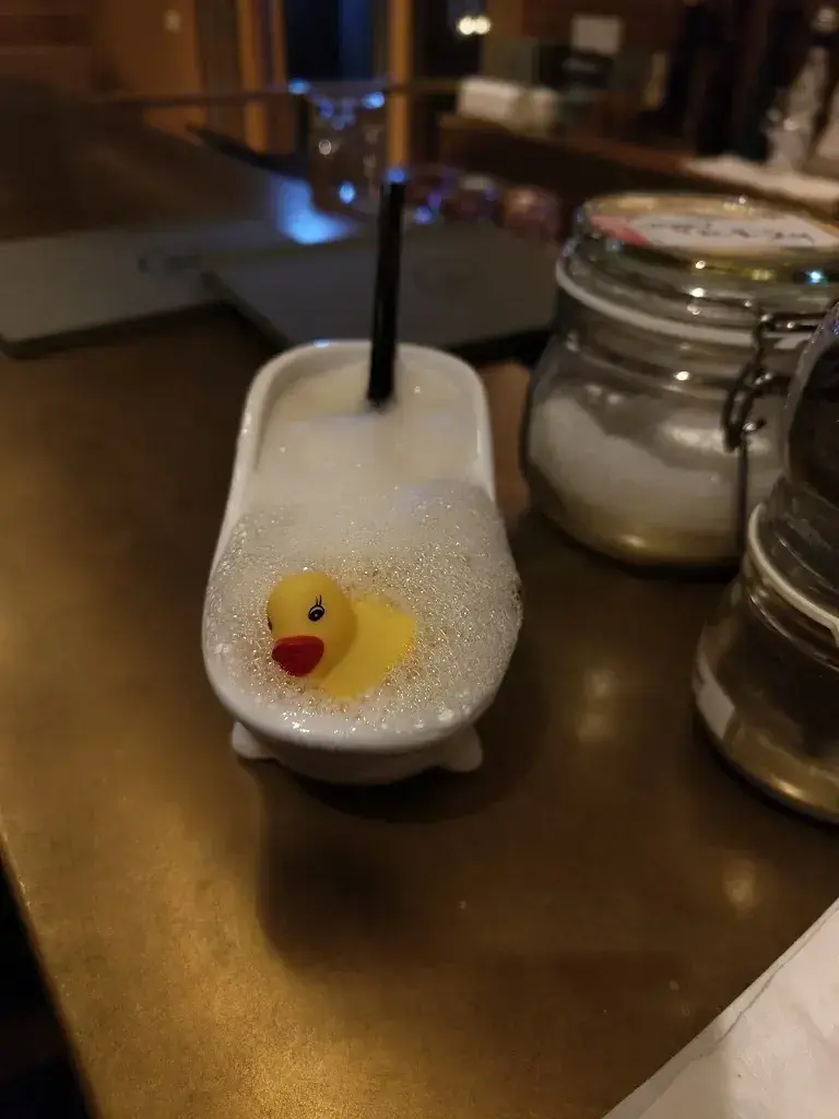 Pascal_RIVI Skyfall Restaurant & Bar_Neuhausen am Rheinfall_avis