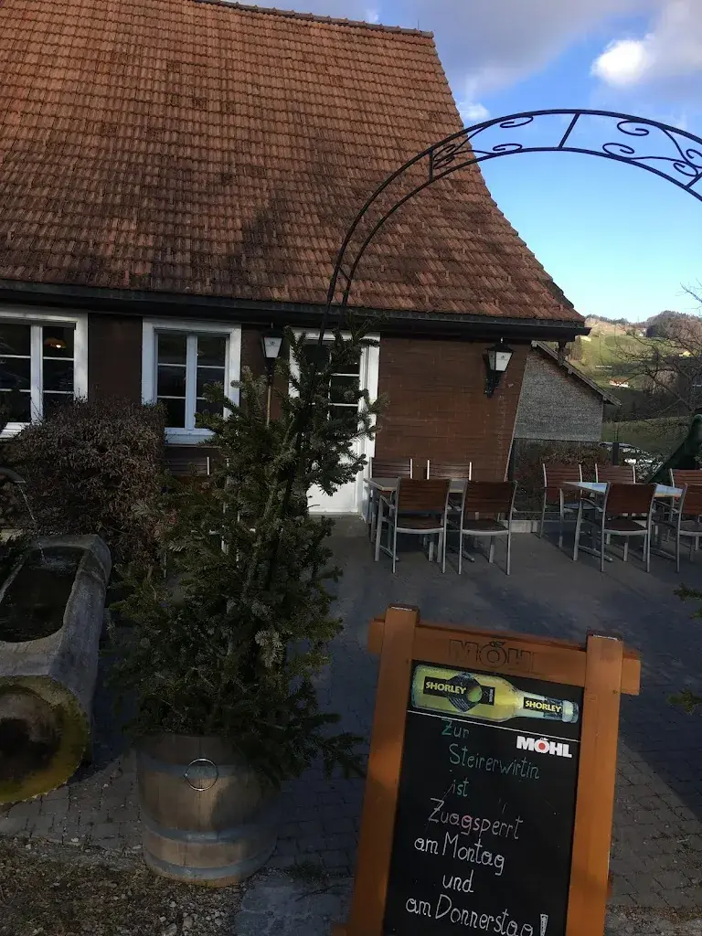 Jenn Riedener_Landgasthof zur Steirerwirtin_Stein_avis