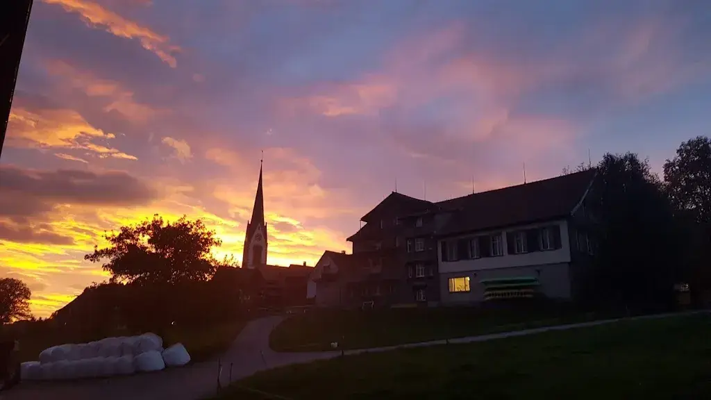 Clara Cheuqueta_Bären Hundwil - das Seminarhaus mit Stil_Hundwil_review