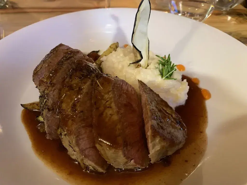 Urs Berger_Bären Hundwil - das Seminarhaus mit Stil_Hundwil_review