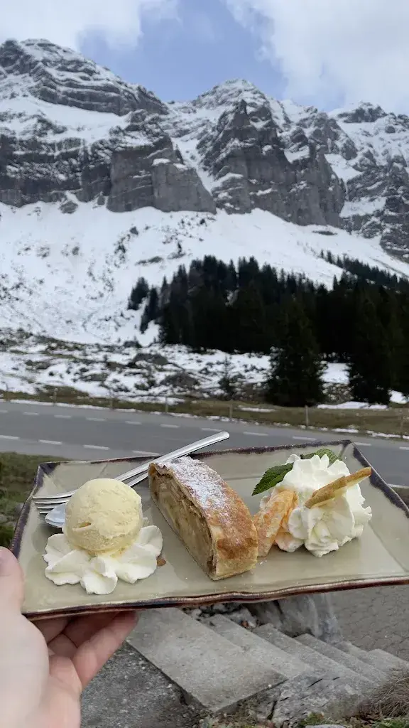 Veronika Corradi_Gasthaus Passhöhe_Urnäsch_avis