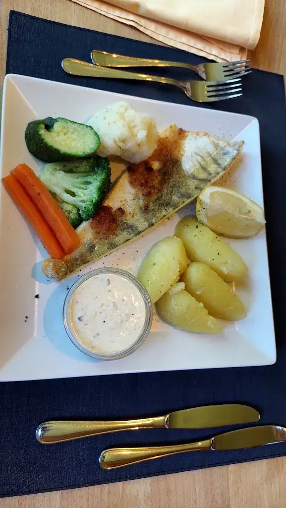 Axel D._Restaurant Henessenmühle_Gossau_review