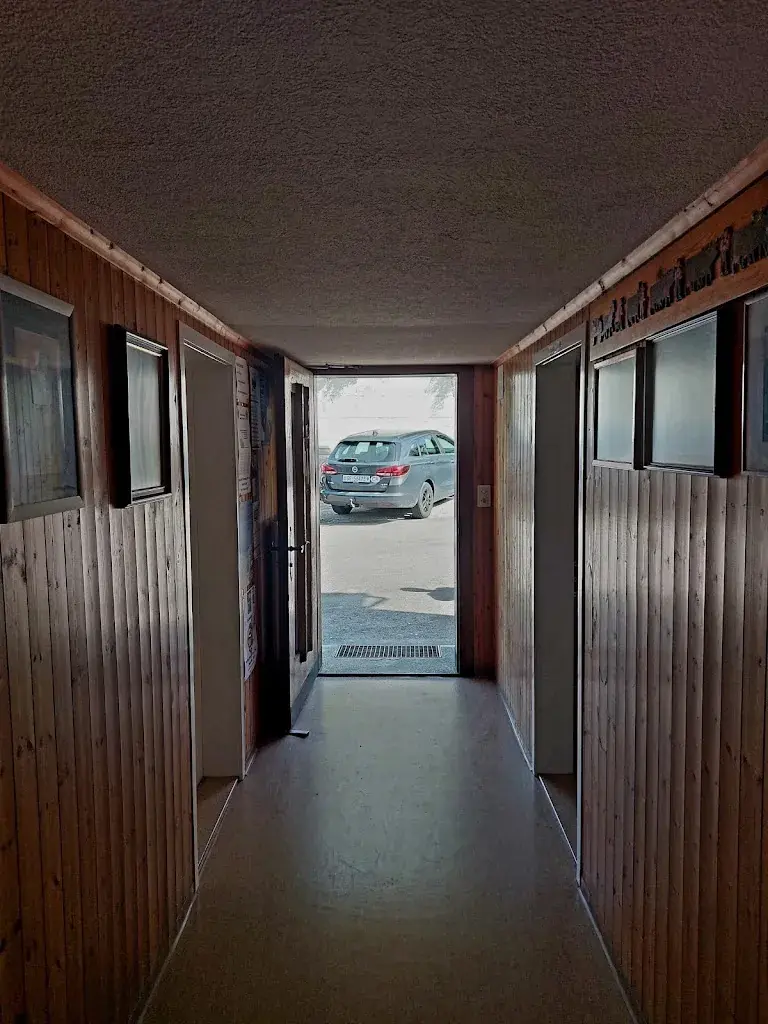 Nico Heule_Kantonsgrenze_Degersheim_review