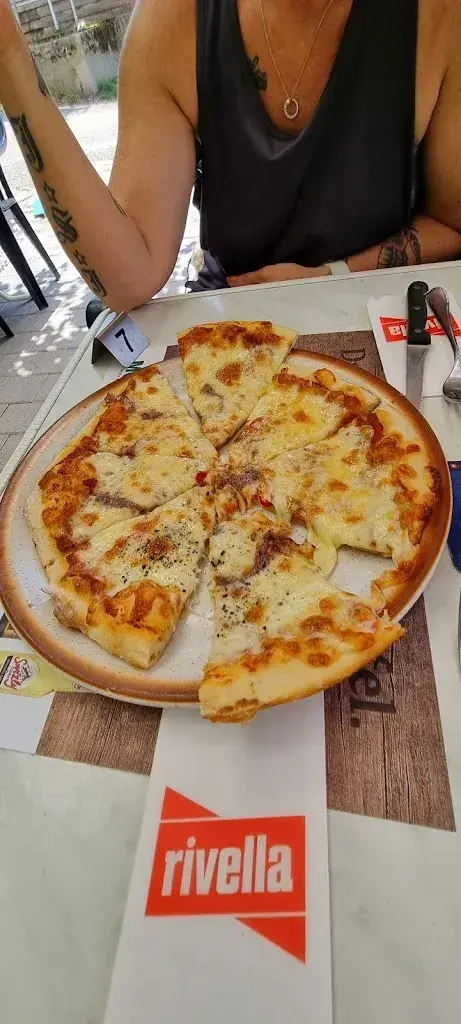 Peter-lukas Schellenberg_Restaurant Sensebeach_Thörishaus_avis