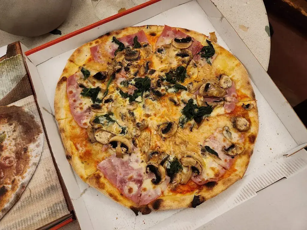 Lukáš Kaláb_Pizzeria Il Portico_Altstätten_reseña