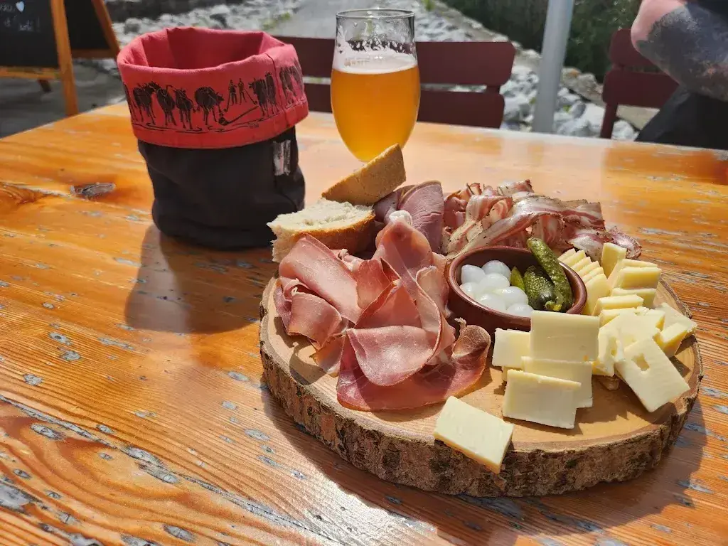 Lita White_Buvette d'alpage Chez Boudji_Broc_review