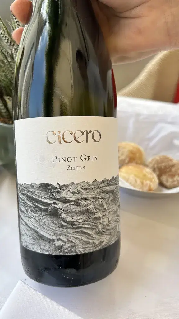 Lea Lee_Am Gallusplatz_St. Gallen_avis