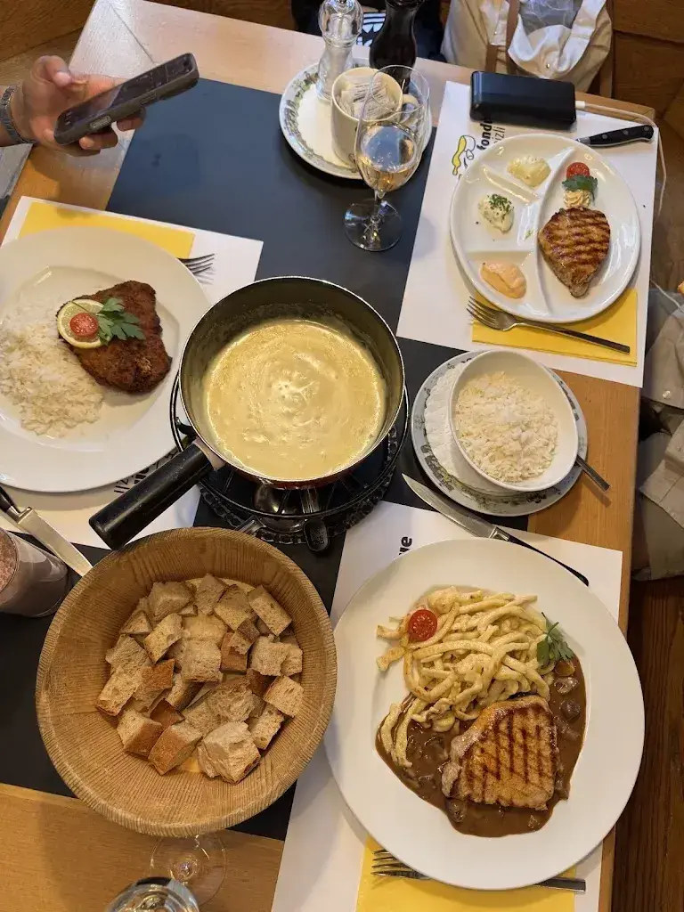 darell cruz_Fondue Beizli_St. Gallen_review
