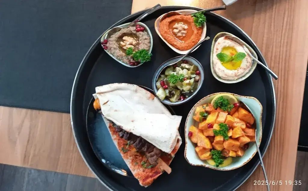 J F_Restaurant 1001 Teller_Heiden_reseña