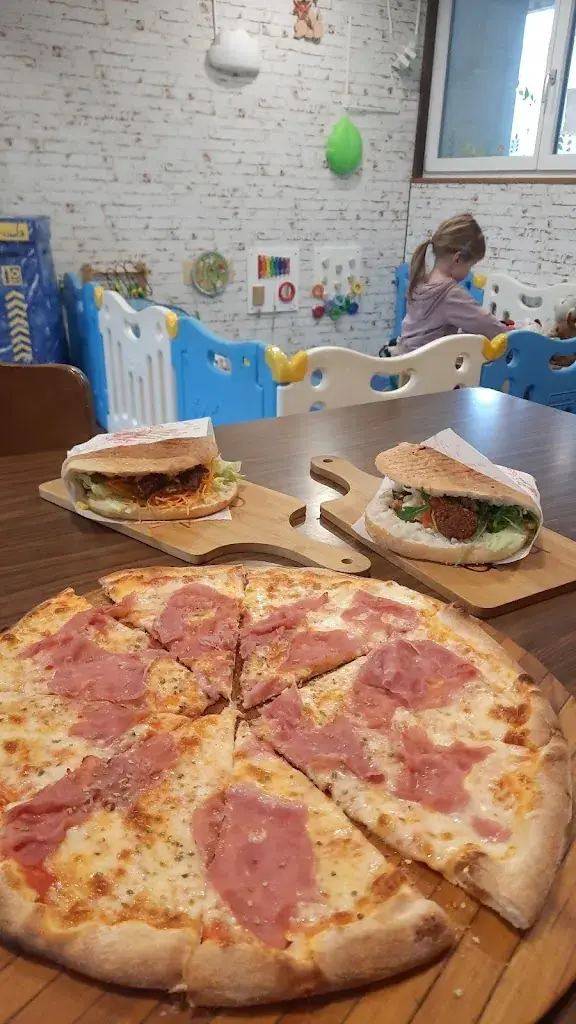 Михаил Бокован_SPEEDY IMBISS HEIDEN_Heiden_review