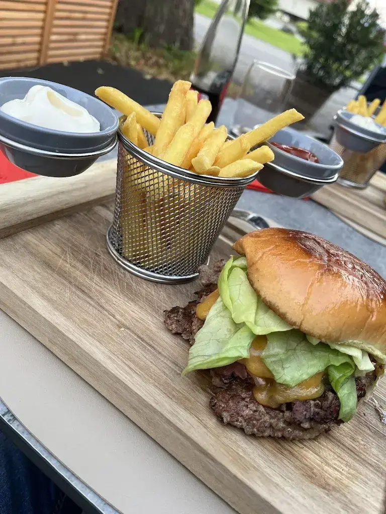 Manahil Zahraa_zum steinernen Haus_Eggersriet_avis