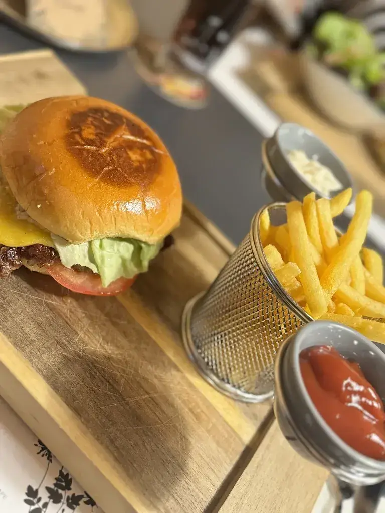 Vanessa Ramaj_zum steinernen Haus_Eggersriet_avis