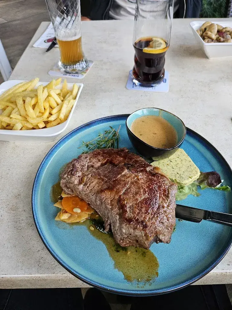 Jolan Theuns_Steakhaus Hirschen und Bistro Filou_Germany_recensione