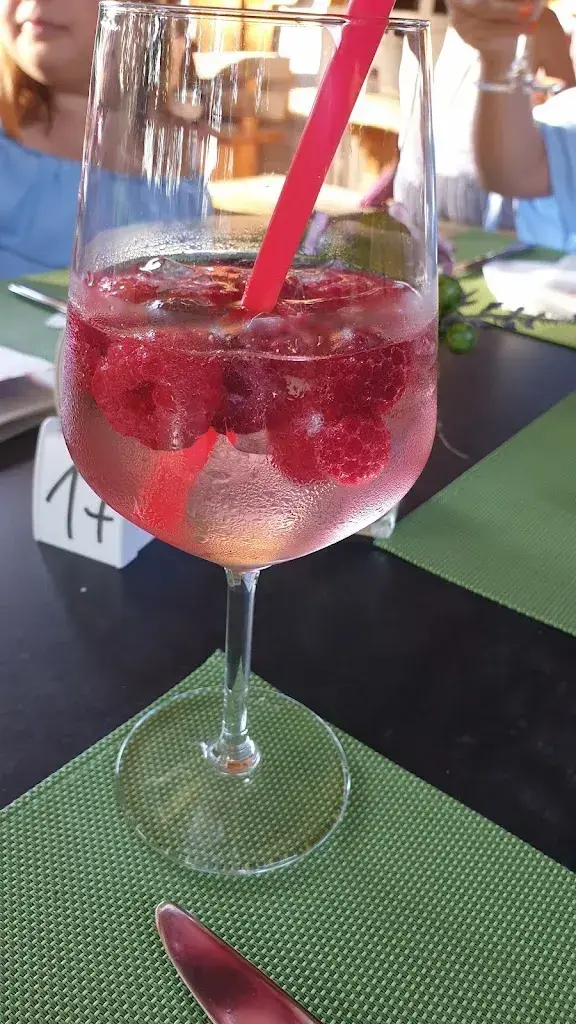 Cedric Embacher_Ribelhof_Lüchingen_avis