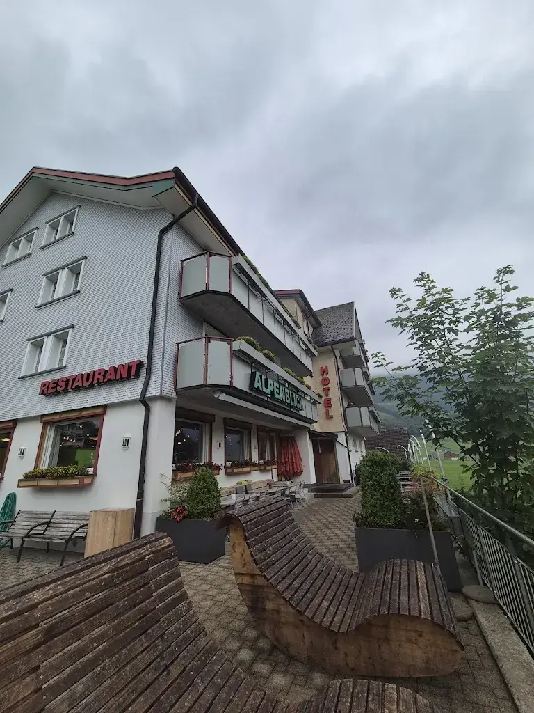 Anurag Prasad_Gasthaus Alpenblick_Schwende_avis