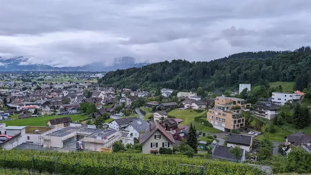 Family Movva_Speiserestaurant Maienhalde_Berneck_avis