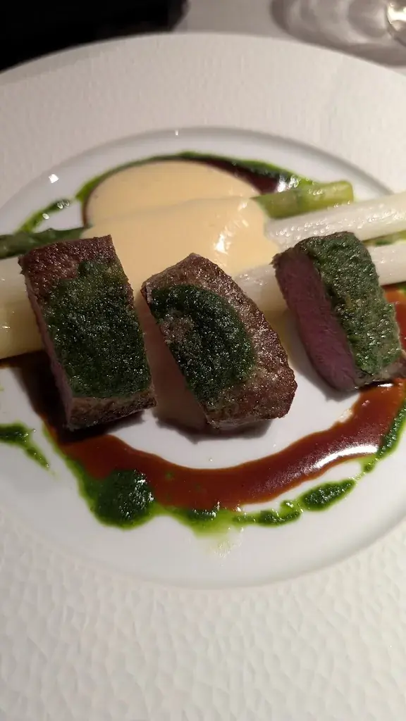 Paulo Figueiredo Filho_Gommerstuba_Ernen_review