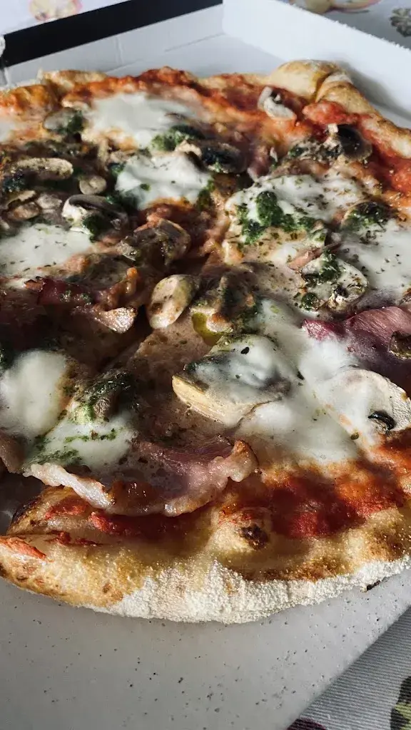 Marc Carmo_Ristorante Pizzeria Noi Due_Abtwil SG_review