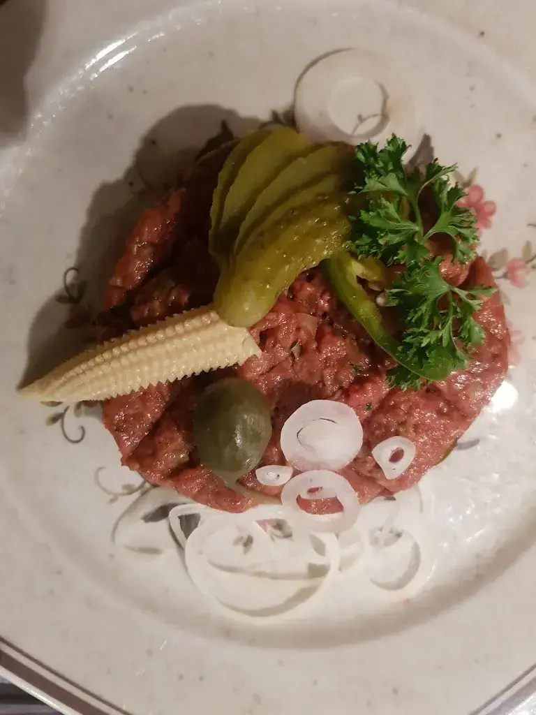 Gasthaus zum Bahnhof restaurant in Berg