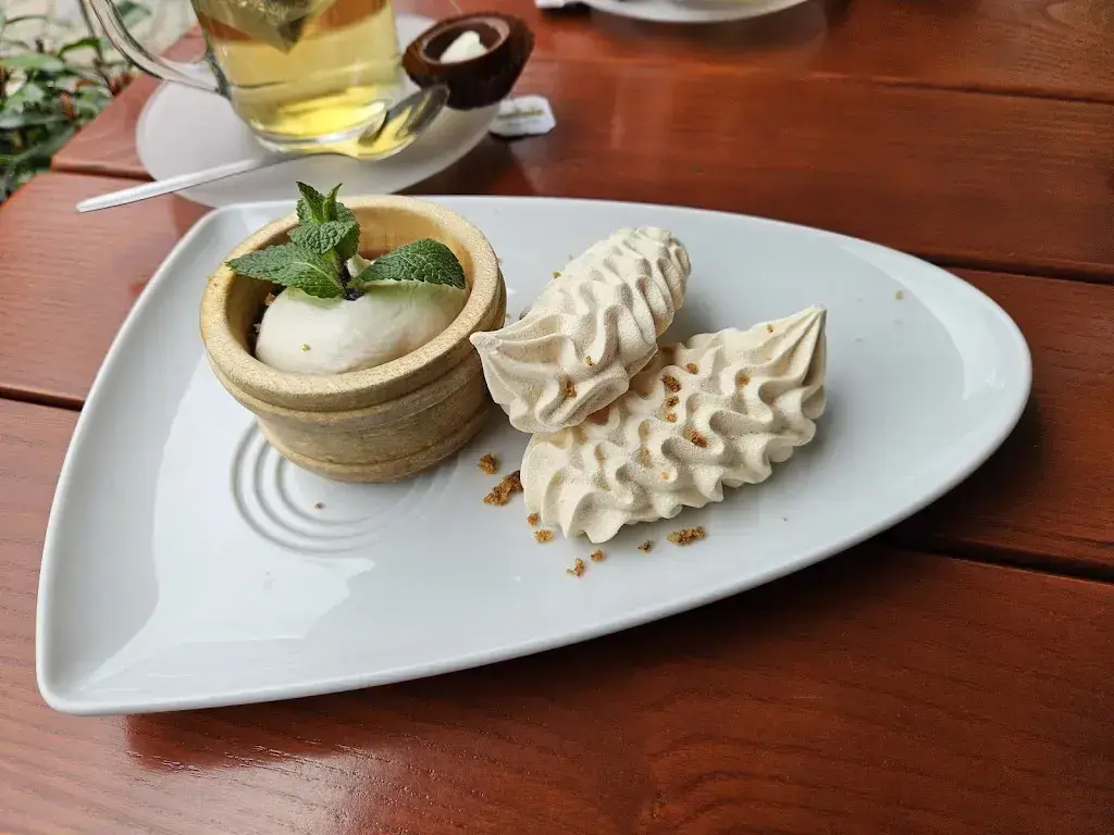 Menu_Gruyère Traditions Switzerland_Gruyères_image_8