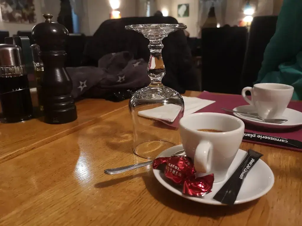 Bruno Emil Hafner_Ristorante Pizzeria Testarossa_Wittenbach_avis