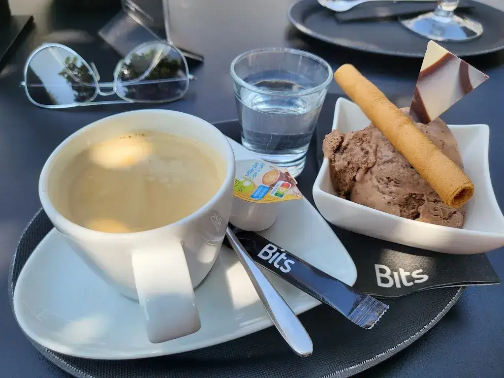 Ms. 4w3s0m3_Bits Café & Bar_Wittenbach_review