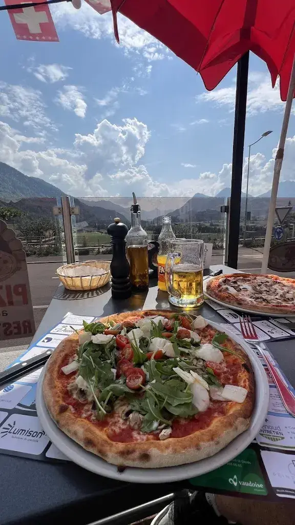 Hotel Carnotzet Cafe_Broc_slider_image_2