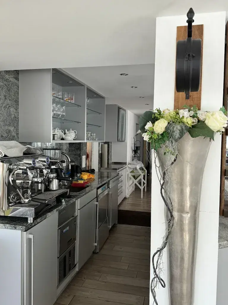 Elias Adam_Restaurant Calma | Restaurant & Lounge_Staad_review