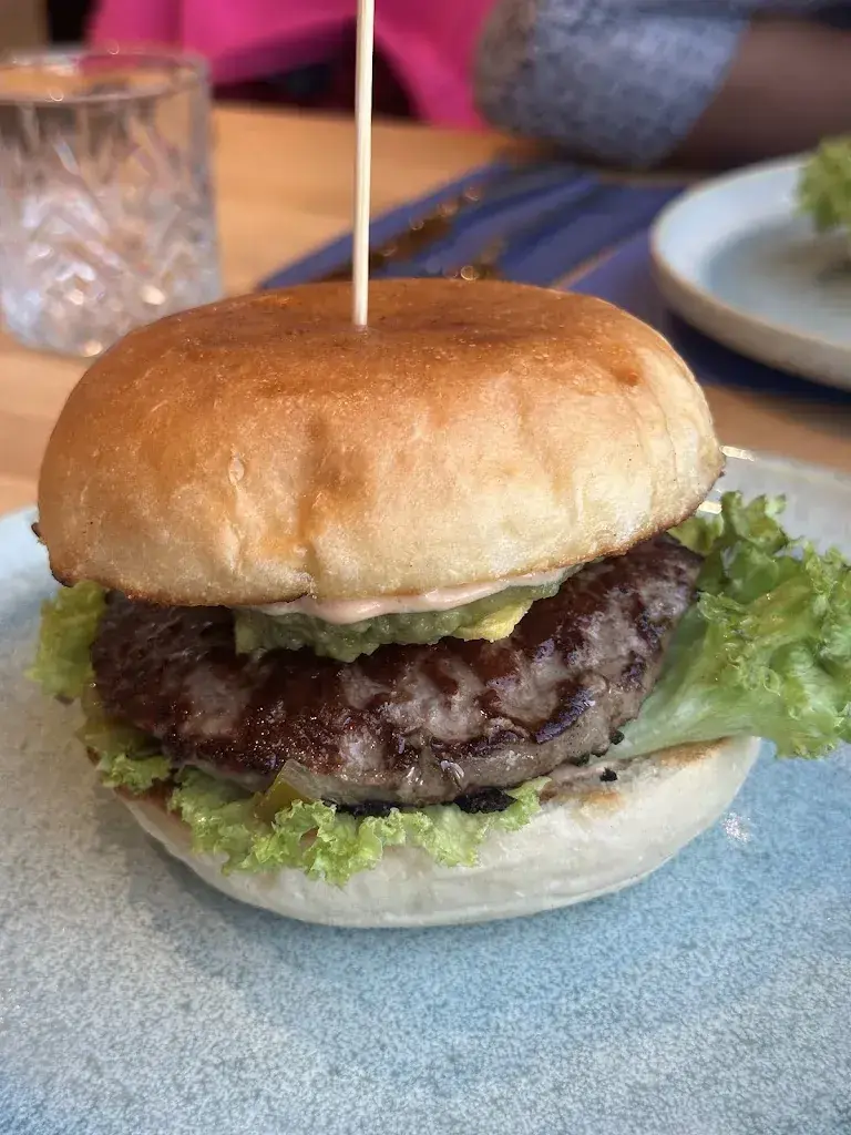 Raphael Saxer_Lakeside Burger Rorschach_Rorschach_review