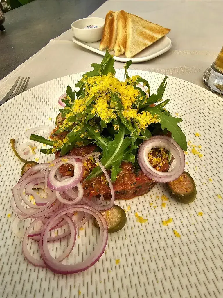 Simon Nessensohn_FORUM Restaurant | Bar | Zigarrenlounge_Widnau_avis