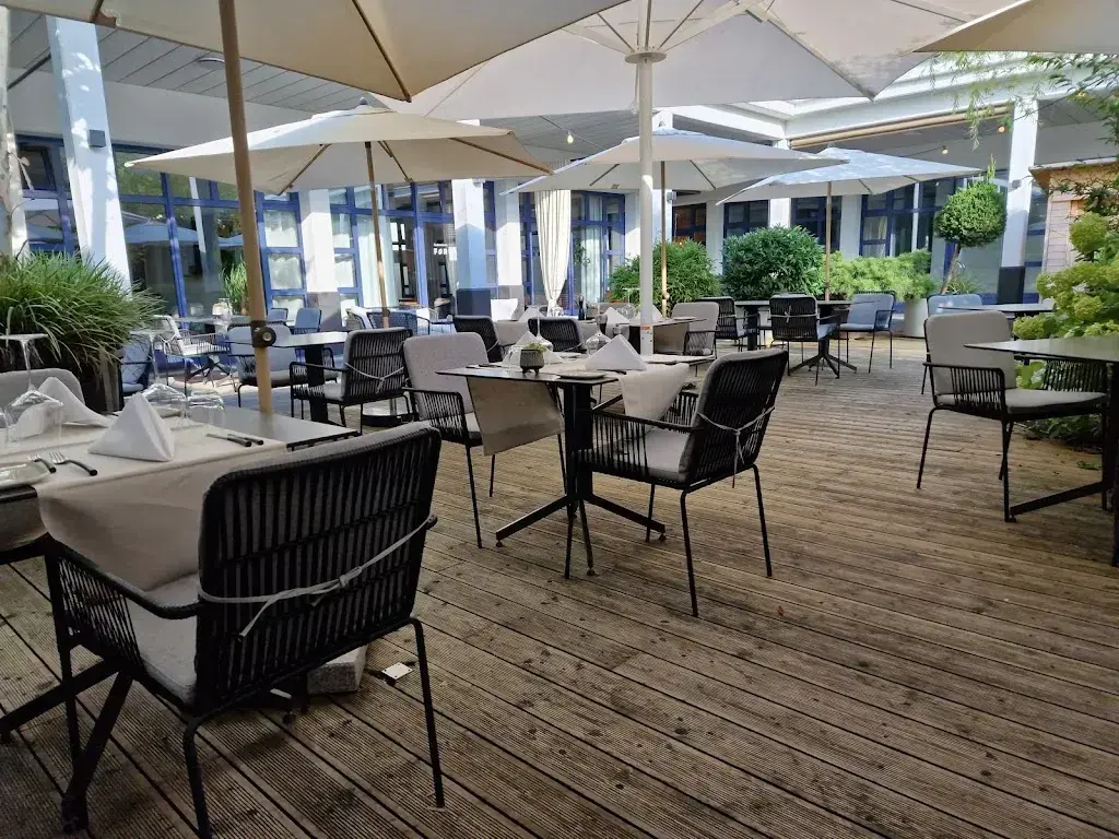 Roland Bürge_FORUM Restaurant | Bar | Zigarrenlounge_Widnau_avis