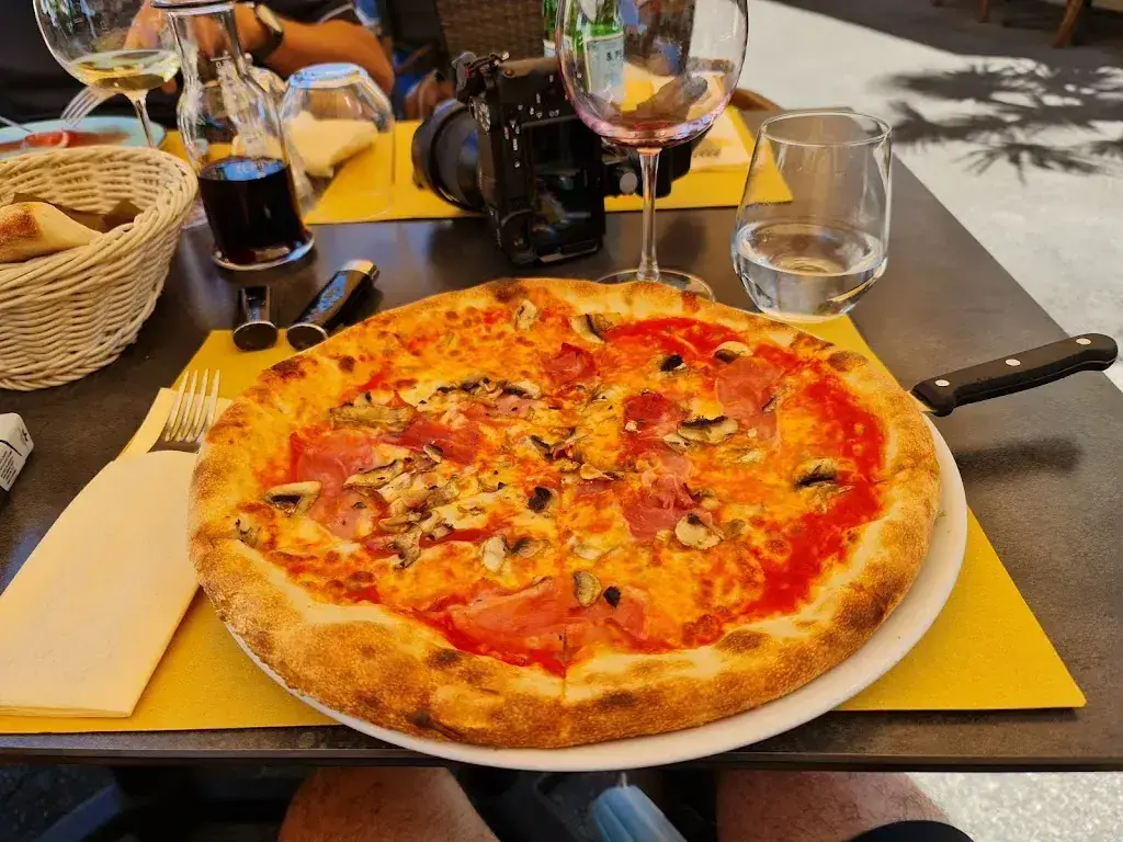 R. Clausen_Caprese_Rheineck_avis