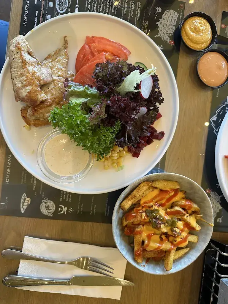 Neda Iranpoura_The Ami_Rheineck_avis