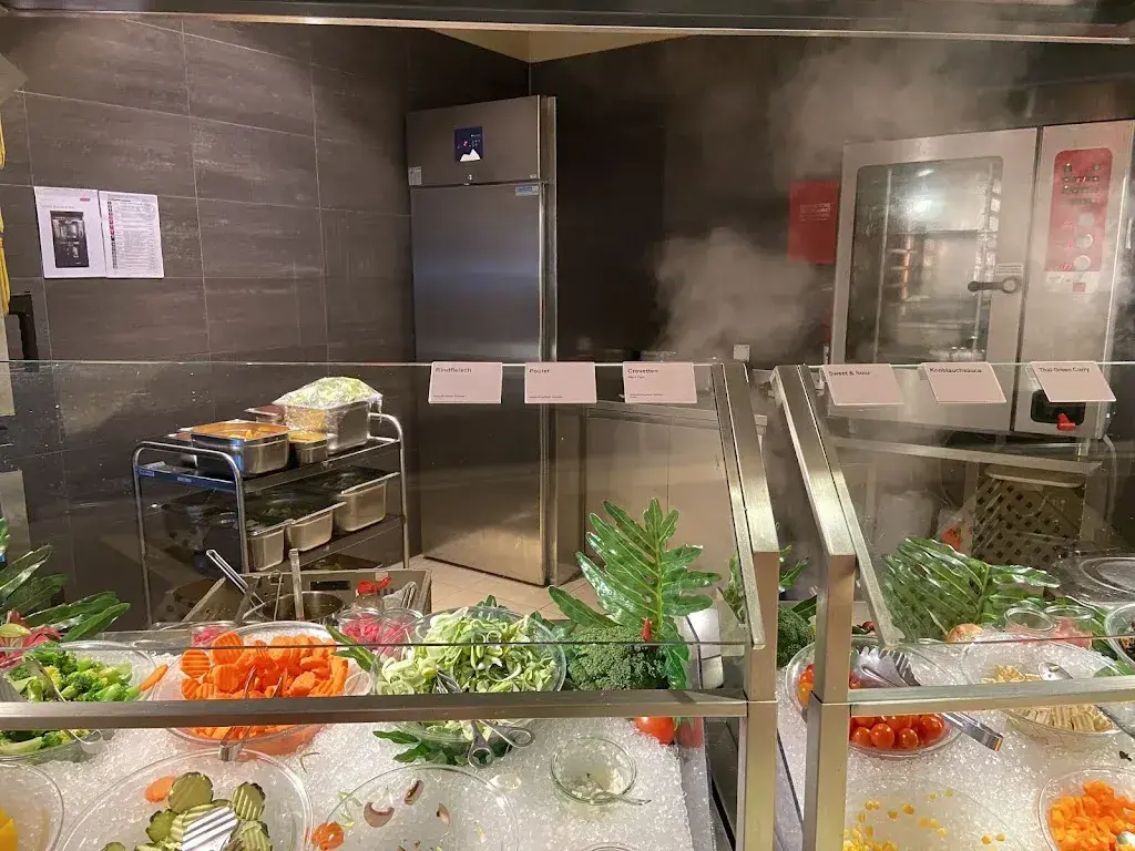 Levia Lexen_Galerie im Park_St. Margrethen_avis