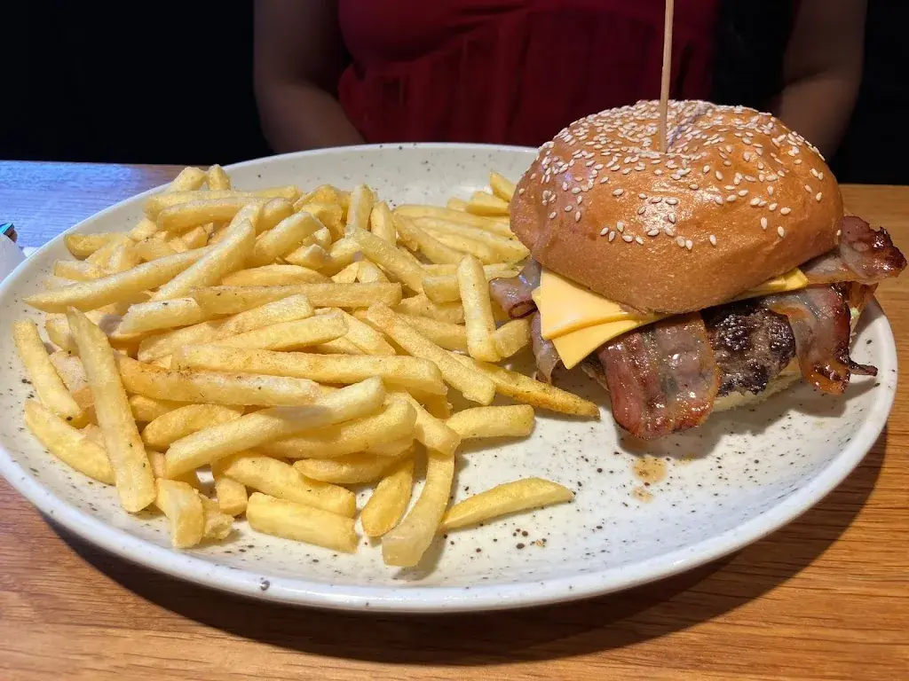 Manuel Palomino_Restaurant Vibes_Buchs_avis