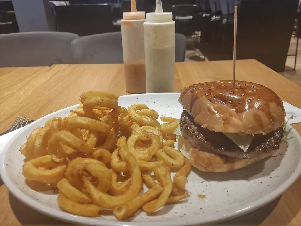 Sudarut W._Restaurant Vibes_Buchs_avis