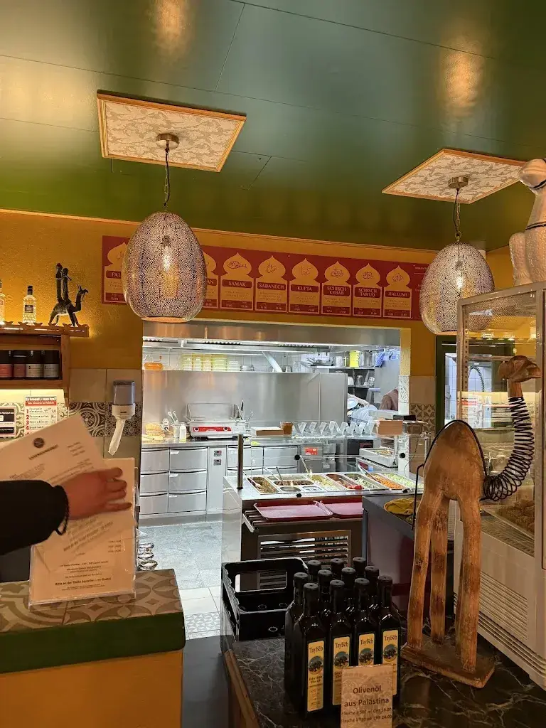 Noah Fahrni_Pittaria_Bern_review