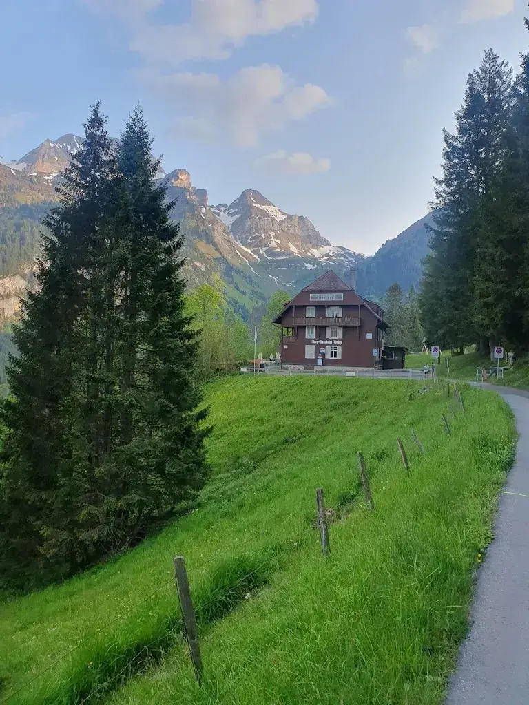 Hilary Marston_Berggasthaus Voralp_Grabs_review