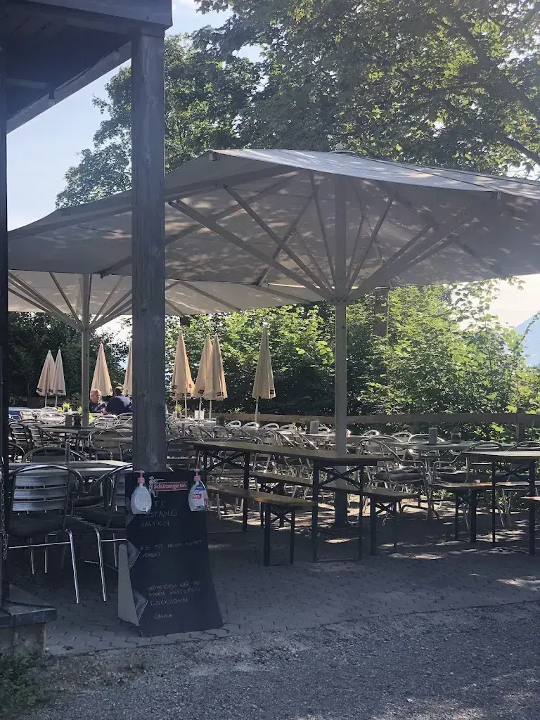 Dinesh Lahiru_Berggasthaus Voralp_Grabs_review